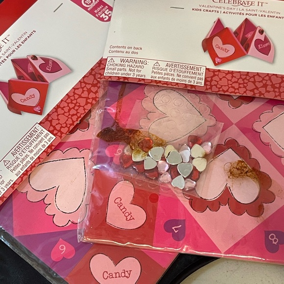 Valentine Celebration Party Set - Red and Pink - Picture 8 of 9